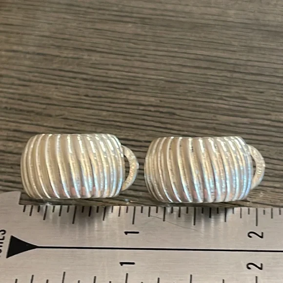 Vintage Premier Designs Ribbed Silver-tone Clip Earrings - Picture 12 of 14